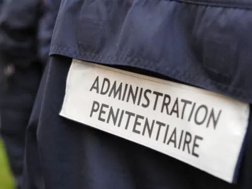 Fleury-Mérogis : des portables et une arme saisis à la maison d'arrêt