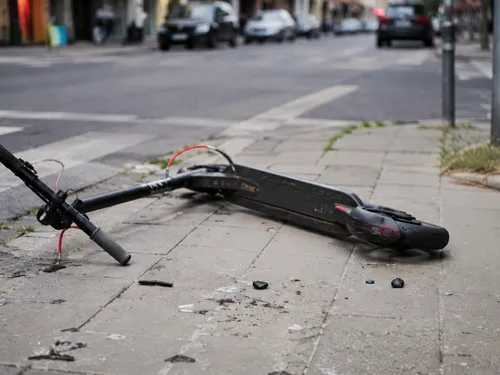 Deux ados blessées dans un accident de trottinette à...