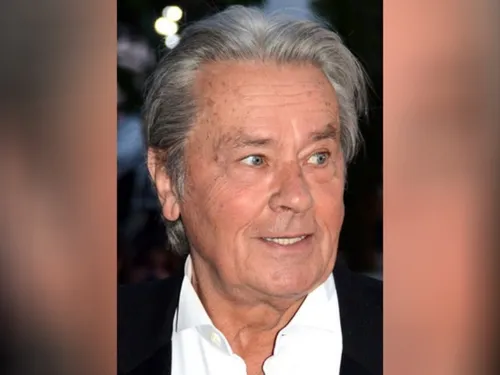 Plus de 70 armes à feu et 3.000 munitions saisies chez Alain Delon