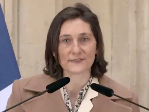 La ministre de l'Education encore un peu plus dans la tourmente