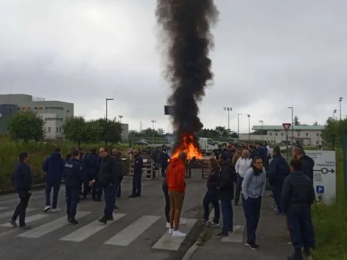 Une troisième journée de blocage des établissements pénitentiaires...