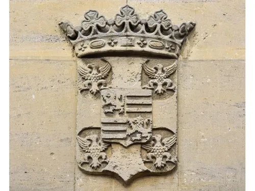 Les enfants fabriquent leur propre blason à Saint-Valery-sur-Somme