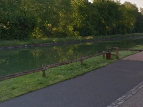 Un corps flottant découvert sur le canal du Loing
