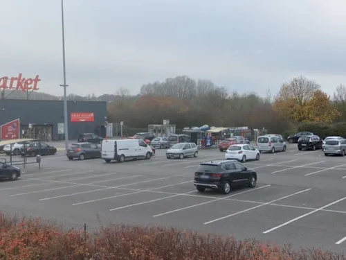 Trois cambrioleurs tentent de faire leurs courses en pleine nuit à...