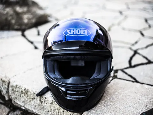 Un motard percute une voiture à Chartres