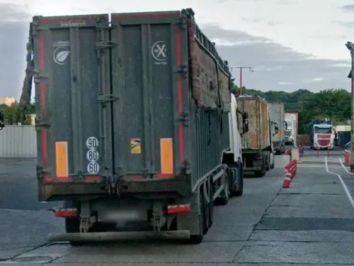 Athis-Mons : 120.000 euros de billets retrouvés dans un centre de...