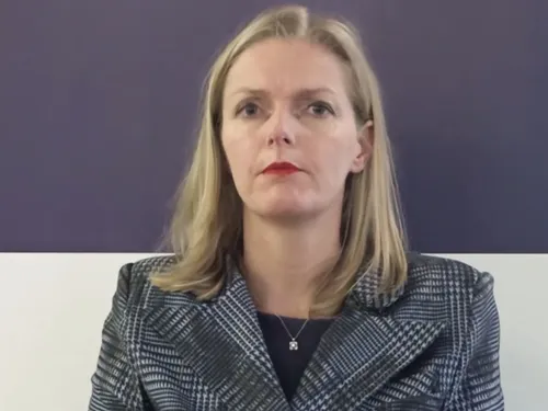 Suicide d'un lycéen : l'ancienne rectrice de Versailles échappe aux...