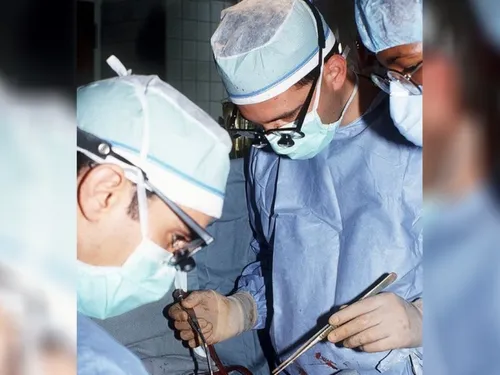 Au fil des ans, le nombre de chirurgiens a légèrement augmenté en...