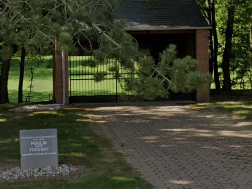 Des stèles juives dégradées dans un cimetière militaire de l'Oise 