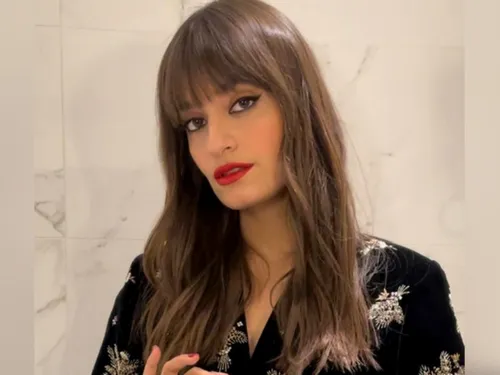 Clara Luciani a désormais son double en statue de cire