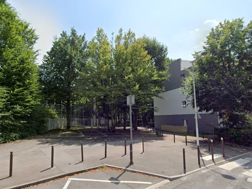  Le collège Pablo-Picasso de Champs-sur-Marne est le meilleur de...