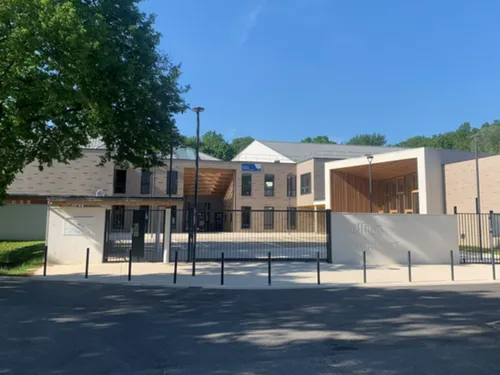 Piratage et alertes à la bombe : le collège Denecourt de...