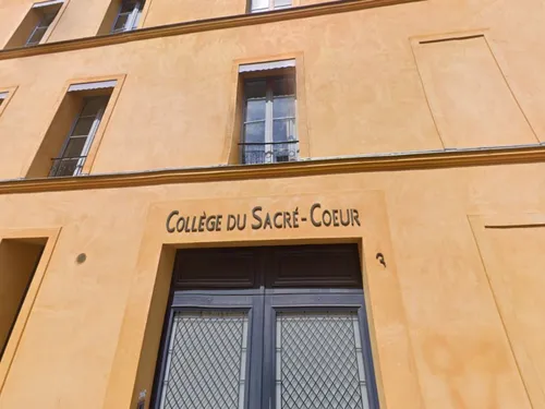 « Messes obligatoires » et polémiques dans un collège de Versailles