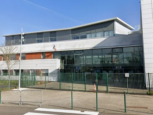 La situation du collège de Gaillon-sur-Montcient, près des Mureaux,...