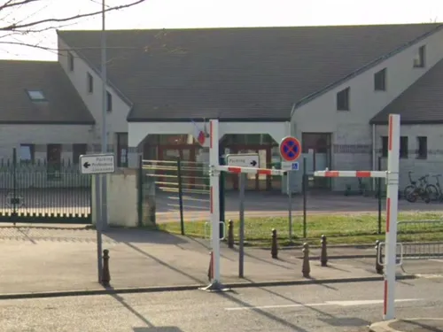 Des élèves viennent d'être exclus de leur collège à Issou 