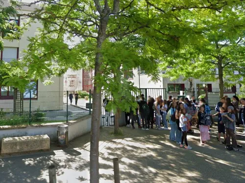 Un adolescent condamné pour avoir semé la terreur dans son collège...