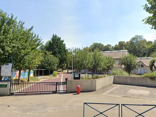 Une grève à Epernon contre la suppression d'heures pour les...