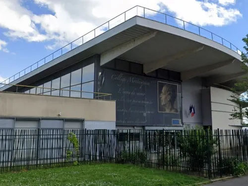 Grève au collège Montesquieu d'Évry-Courcouronnes