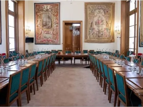 Le projet de loi immigration toujours en examen