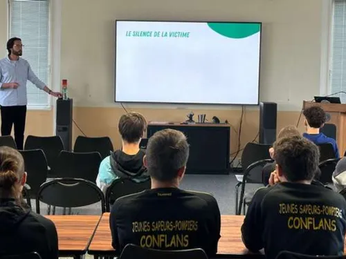 Les jeunes sapeurs-pompiers des Yvelines sensibilisés aux...