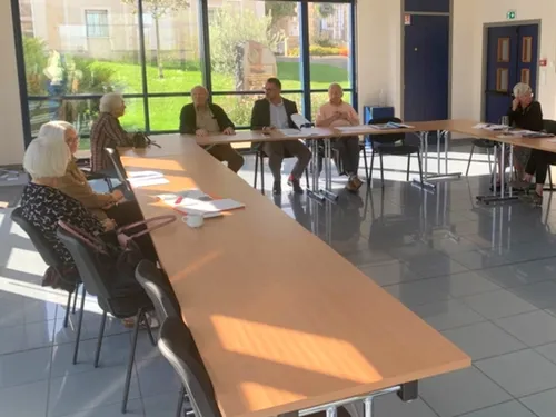 Le conseil des sages d'Épône recherche de nouvelles têtes