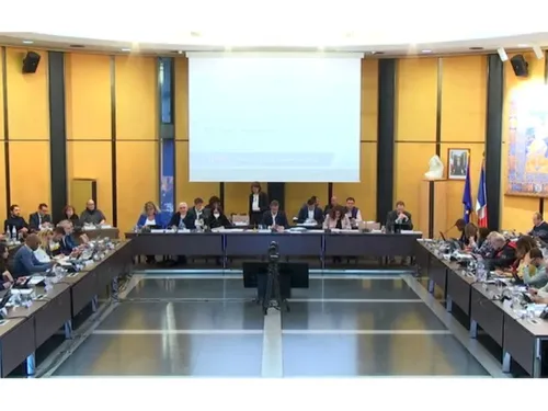 La Ville d’Evry-Courcouronnes va donner 10.000 euros aux...