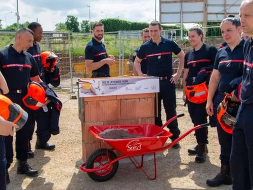 Une nouvelle caserne de pompiers est actuellement en construction à...