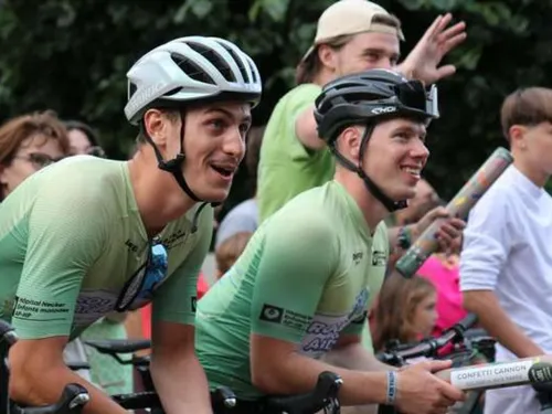 Deux étudiants de Verneuil-en-Halatte terminent leur tour de France...