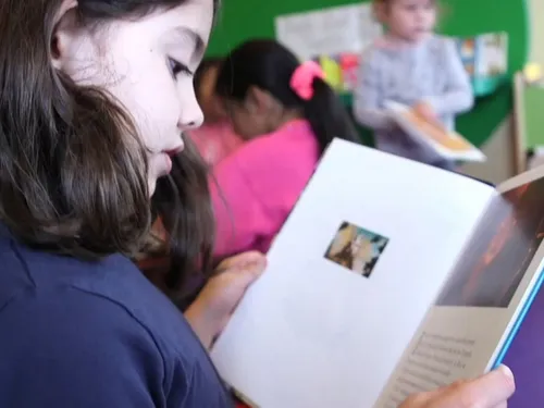 En arrivant au collège, tous les jeunes ne savent pas lire de...