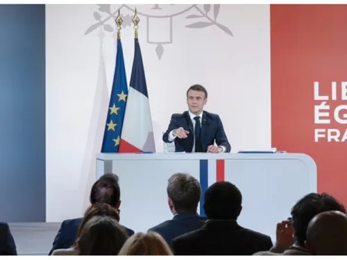 Emmanuel Macron a fait plusieurs annonces devant la presse mardi...