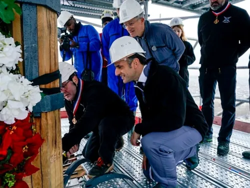 Emmanuel Macron de visite à la cathédrale Notre-Dame de Paris