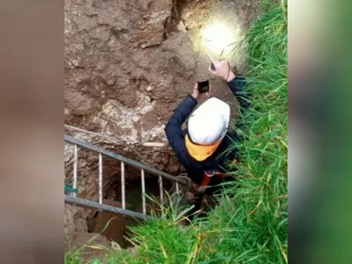 Une cave datant du Moyen-Age découverte grâce à la pluie sous une...
