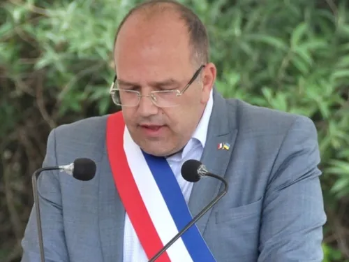 Le maire de Wissous visé par une plainte pour incitation à la haine...