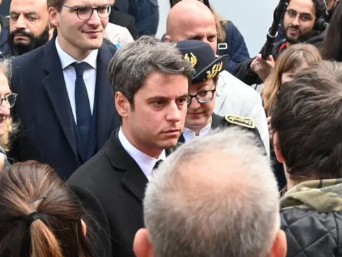 Gabriel Attal hausse le ton à Viry-Châtillon