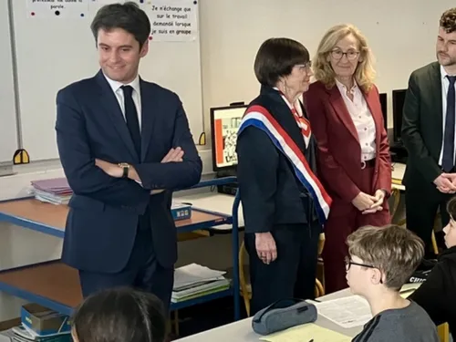 Gabriel Attal a choisi l'Eure-et-Loir pour défendre les groupes de...