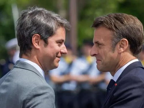Avant de s’envoler pour la Serbie, Emanuel Macron poursuit ses...