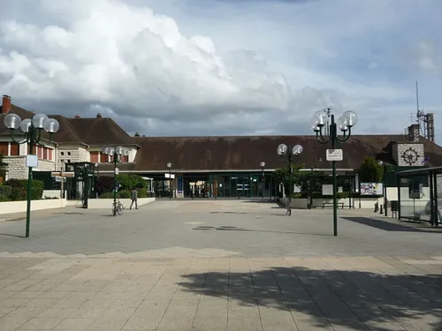 Le trafic ferroviaire stoppé en gare de Rambouillet après une...