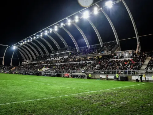 Grand « ouf » de soulagement au stade de football de la Licorne