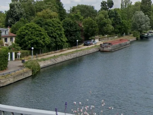 Une adolescente sauvée de la noyade à Bougival