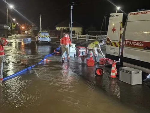 La vigilance rouge activée pour pluie et inondations en...