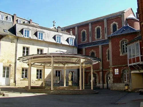 Pont-Sainte-Maxence : un collégien perd connaissance, violenté par...