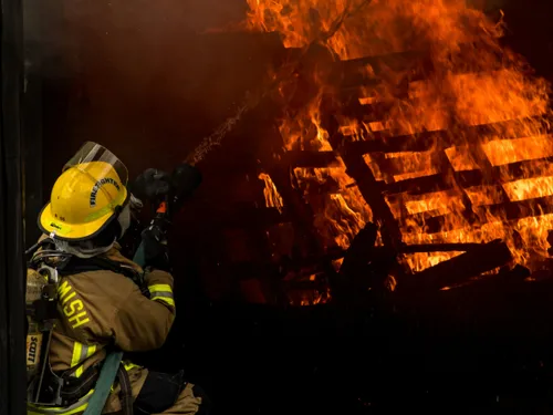 Incendie dans une habitation de Neuville-Saint-Denis : Dix...