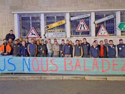 Les agriculteurs de l'Eure-et-Loir se sont mobilisés devant la...