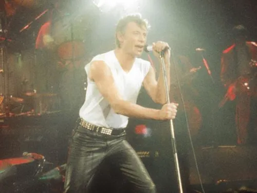 Un Seine-et-Marnais va mettre aux enchères une moto ayant appartenu...