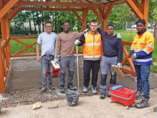Le futur kiosque de Lucé prend forme