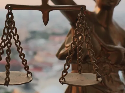 Evry : un homme jugé pour tentative de féminicide à Brétigny