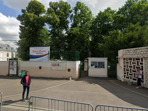 Brunoy : l'enseignante envoyait des messages à caractère sexuel à...