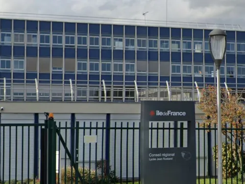 Un mouvement de grève s'enracine dans un lycée de Mantes-la-Jolie