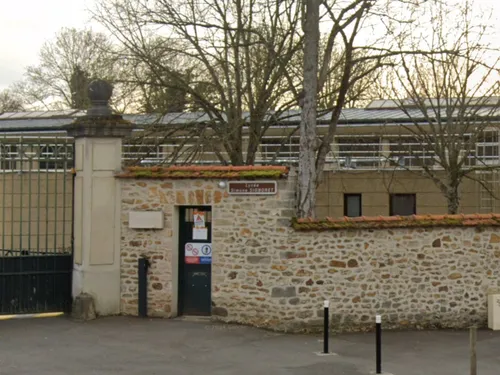 Un lycée de Vaux-le-Pénil confiné ce matin après une bagarre au...