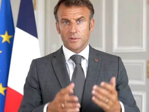 Emmanuel Macron pourrait vouloir raccourcir les vacances scolaires